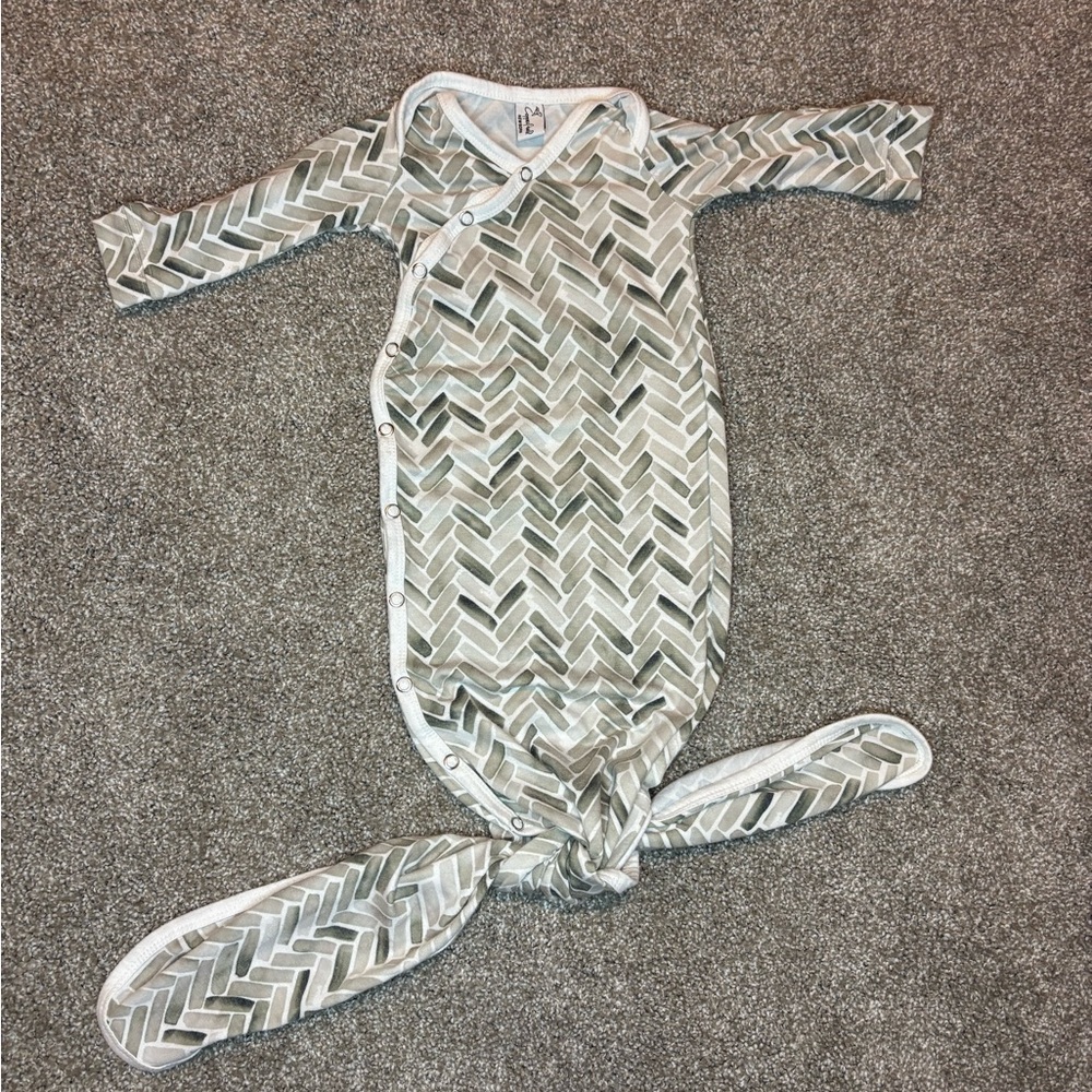 Newborn swaddle gown (neutral)
